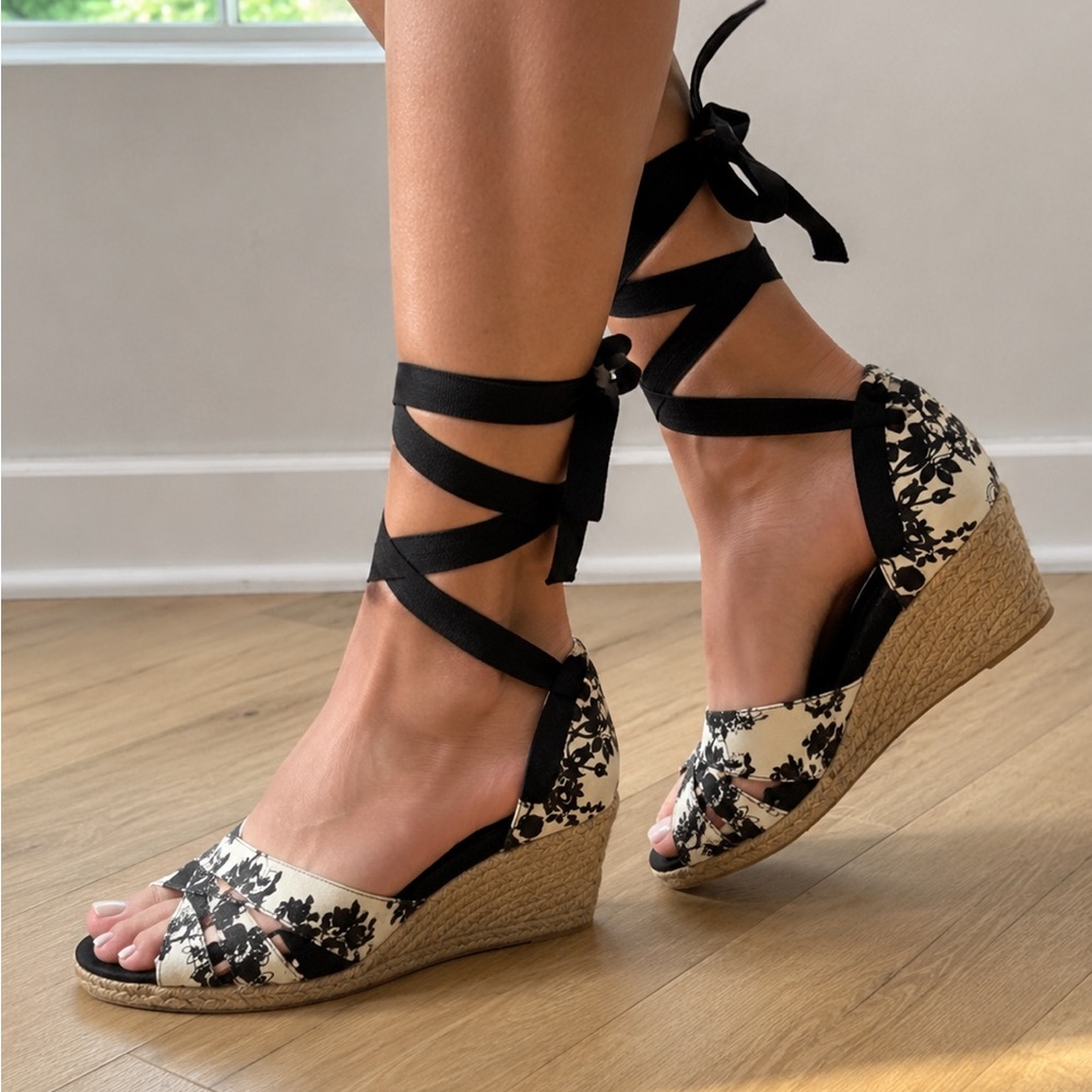 NWT Montego Bay Club Floral Espadrille Wedge Sandal Black White Ankle Tie Sz 12